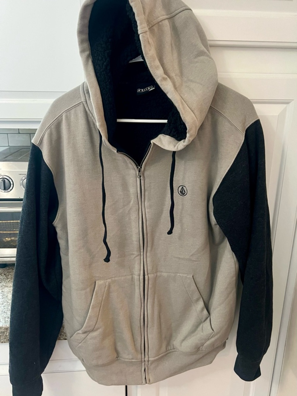 Men’s Volcom Two-Tone Sherpa Lined Hoodie Size S